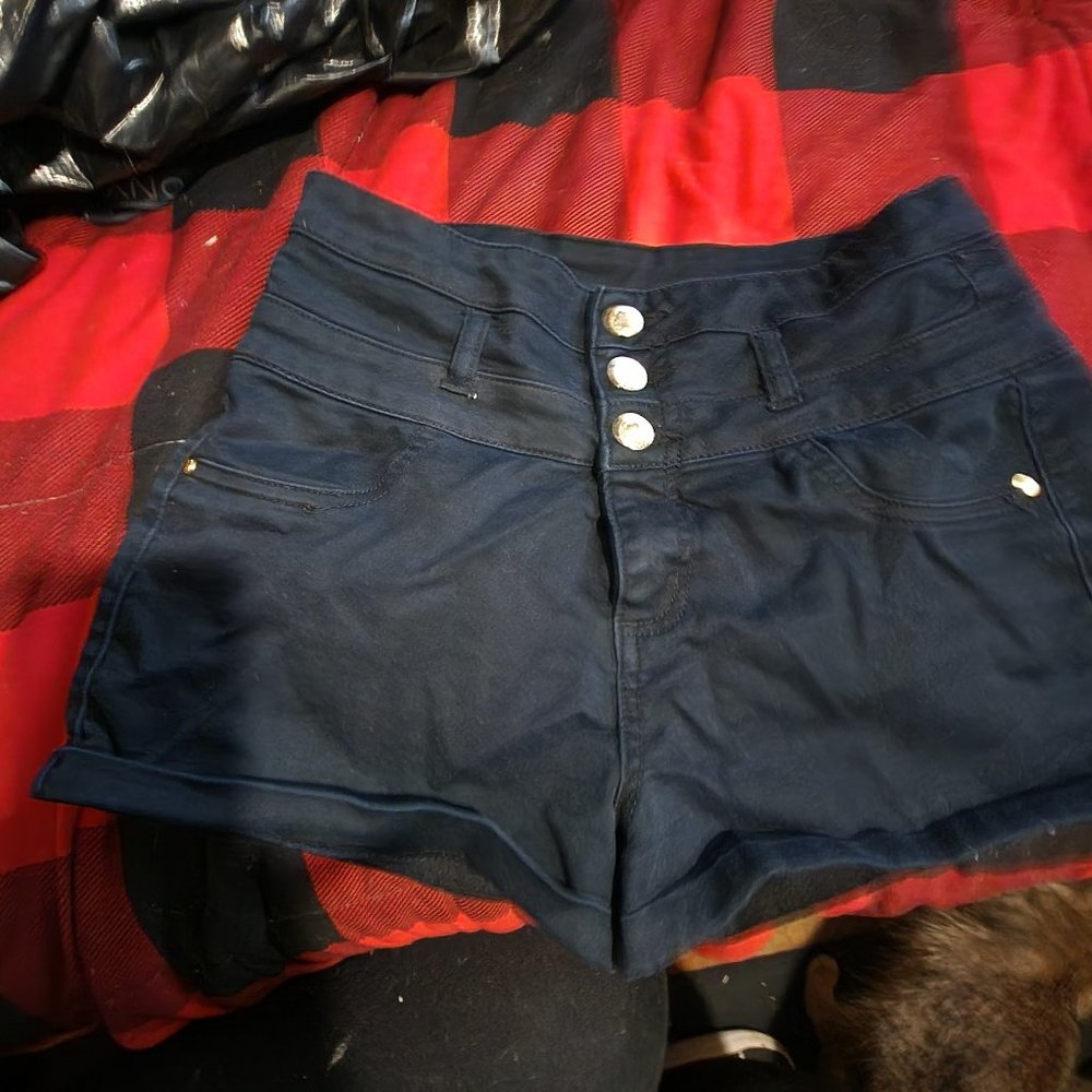 COPY - Refuge shorts size 8
